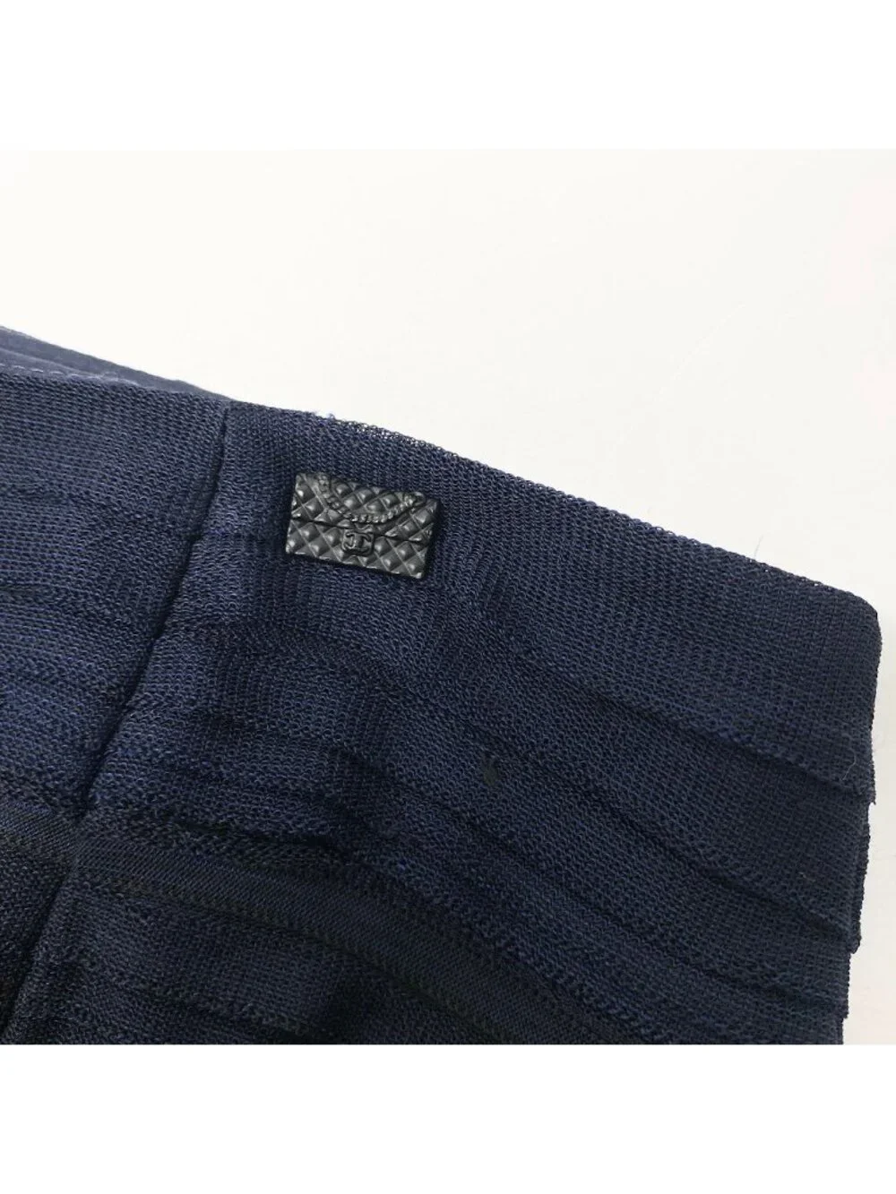 Chanel Knit Pencil Skirt Gradient Quilted Bag Motif Plate Navy Rayon